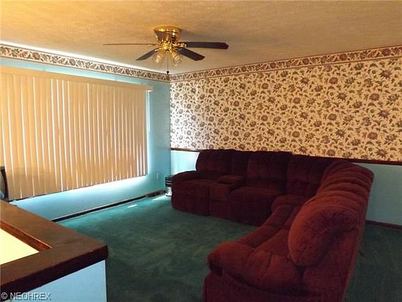 3rd image of 9433 Lawnfield Dr