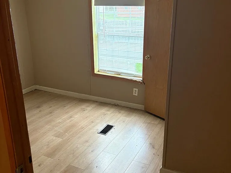 300 Hickory St — Photo 21