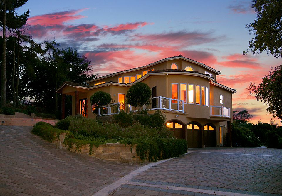 1st image of 33 Crest Ln
