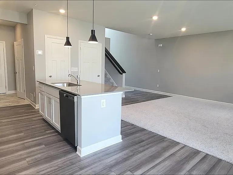 1503 Dogwood Ln — Photo 6