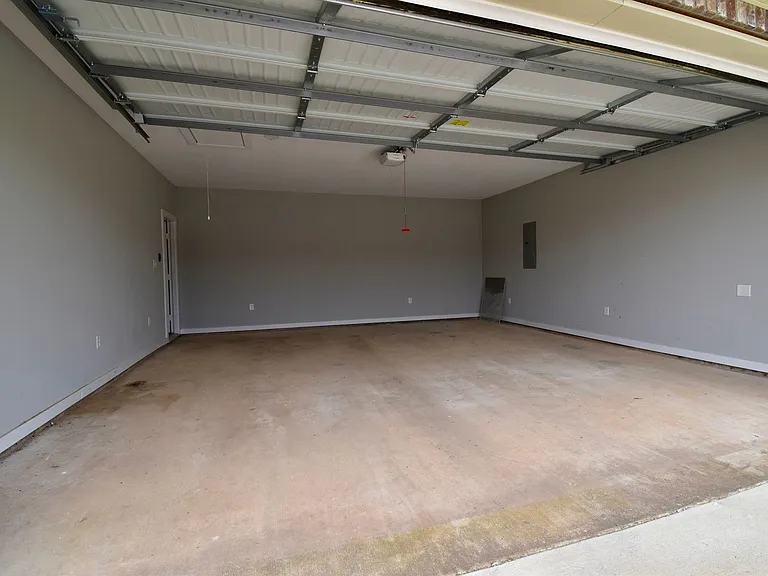 112 Haley Ln — Photo 29