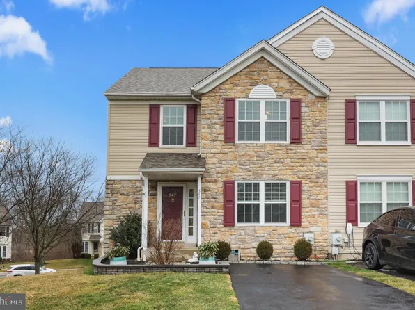 347 Cedar Waxwing Dr, Warrington, PA 18976
