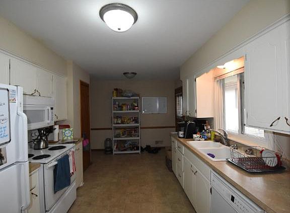 3rd image of 5949 Thomas Ave S