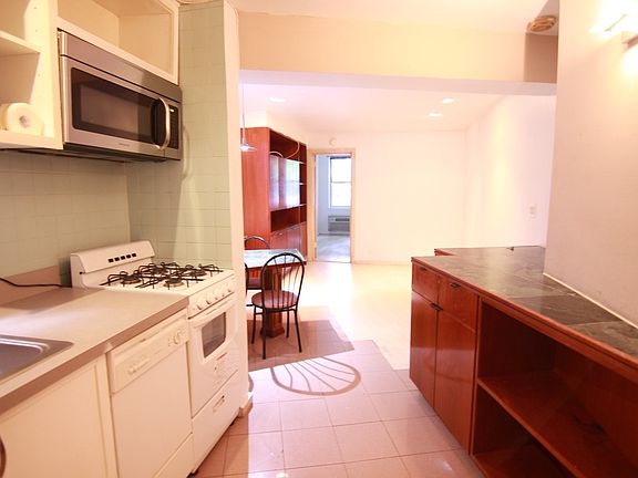 5th image of 324 E 35th St APT 4B