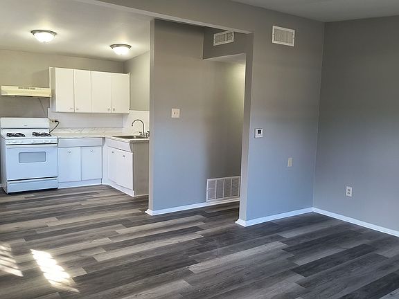 4th image of 3406 S Iris St