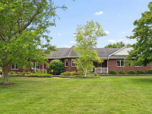 1 W Cedar St, Hilbert, WI 54129