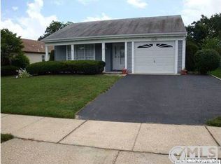 33 Hastings Rd, Manchester, NJ 08759