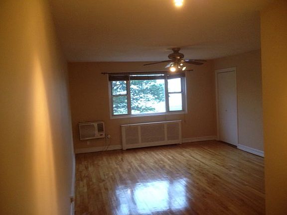 2nd image of 1081 Shore Pkwy #2B