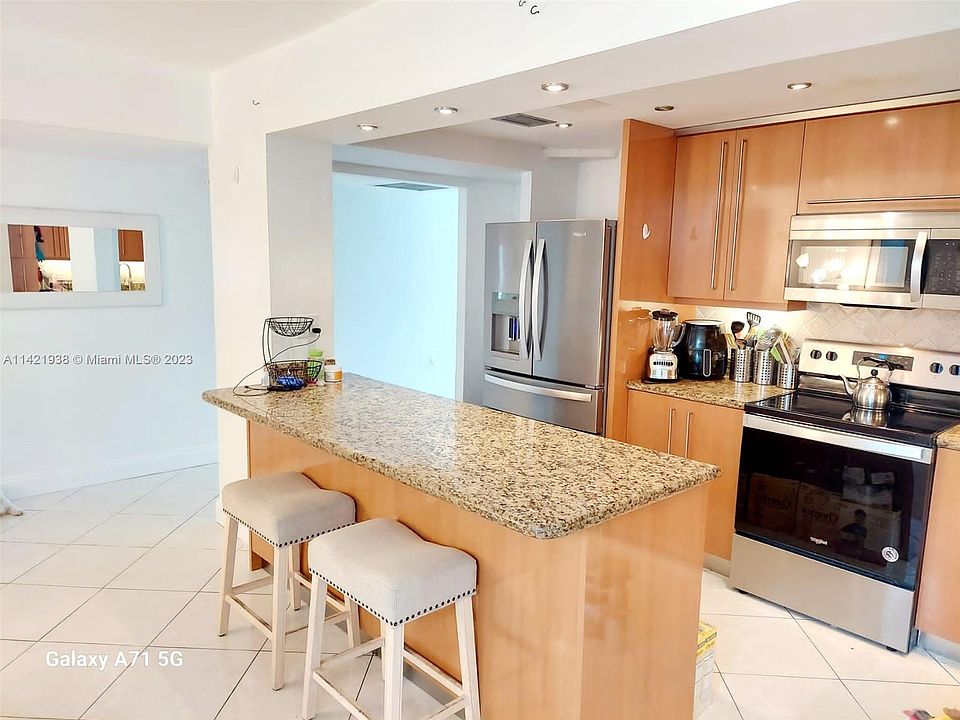 1st image of 20341 NE 30th Ave #Penthouse 18-6