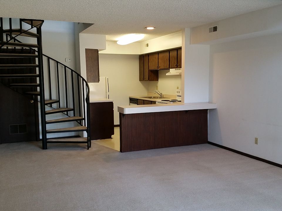 1st image of 3208 W Willow Knolls Dr
