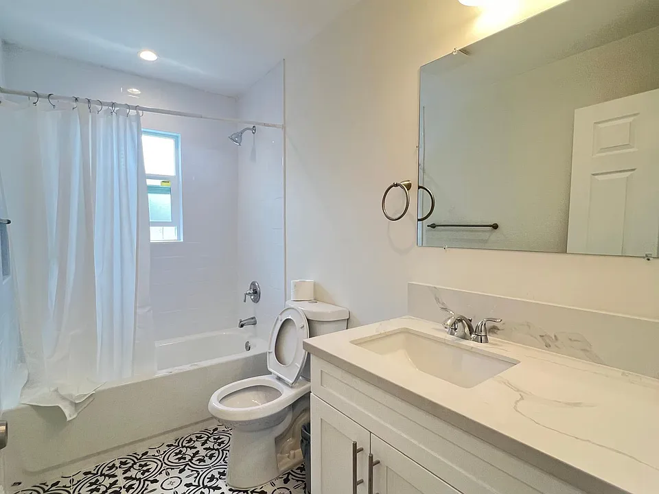 1141 Tobias Dr