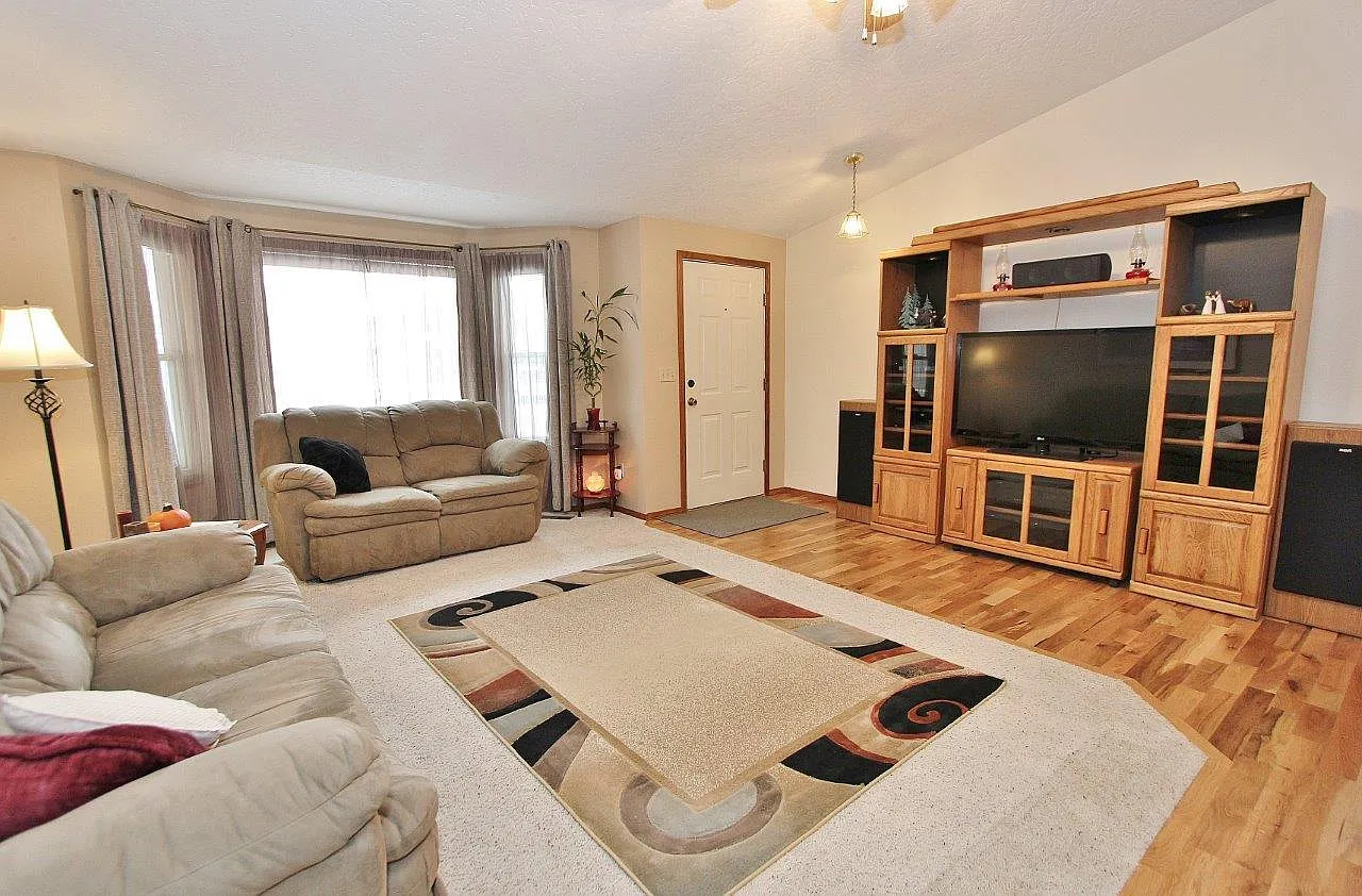 4464 S Timridge Way — Photo 2