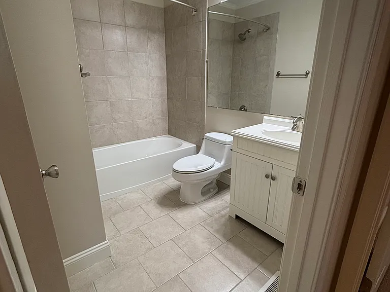 10308 College Sq — Photo 16