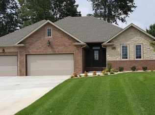 2295 W Darby St, Springfield, MO 65810