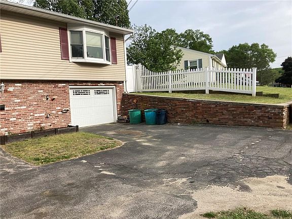 3rd image of 71 Glendale Dr