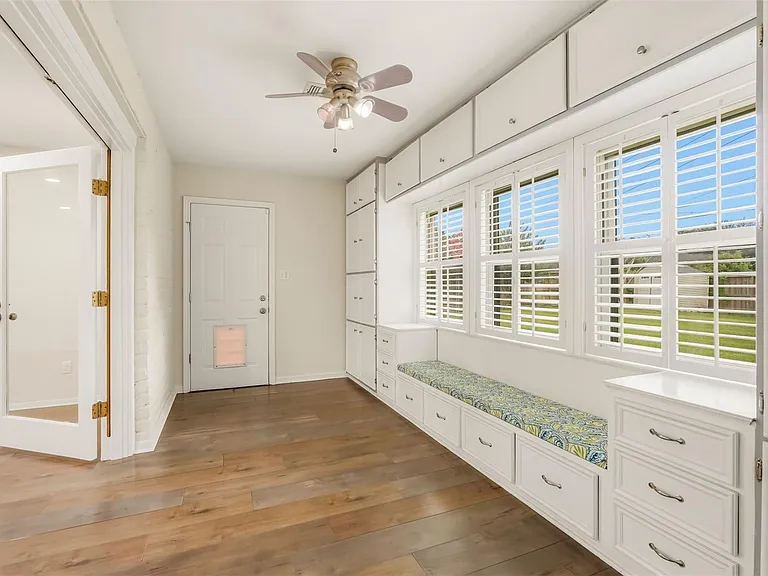 1911 Michele Dr — Photo 16