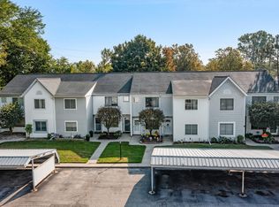 16 Rose Petal Ct, Mount Clemens, MI 48043