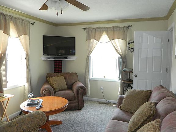 3rd image of 333 W Coyner Ave