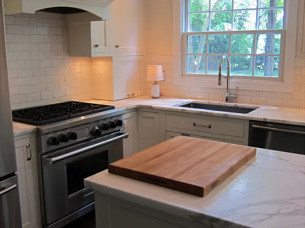 (undisclosed Address), Kendall Park, NJ 08824