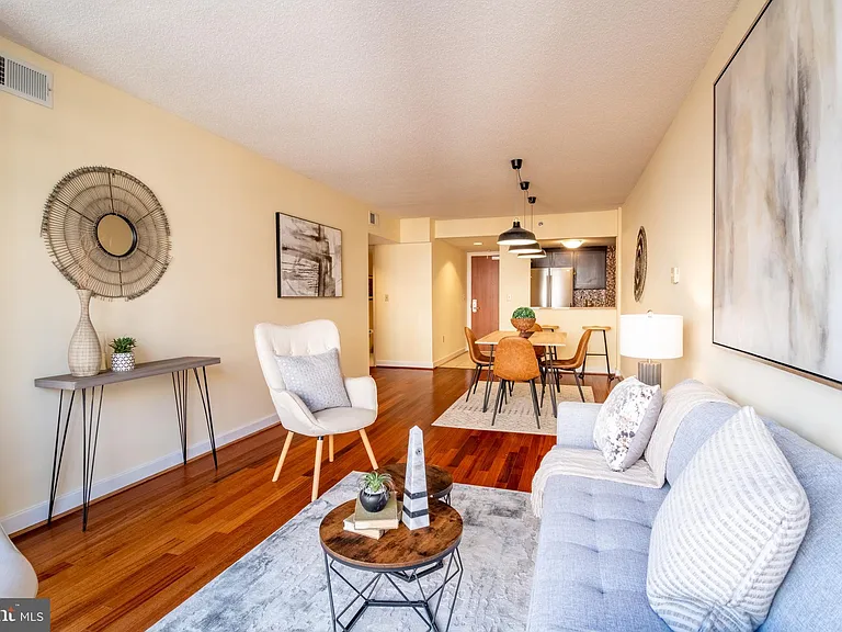 1150 K St NW #1008 — Photo 10