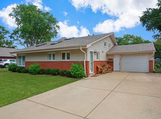 401 N Windsor Dr, Arlington Heights, IL