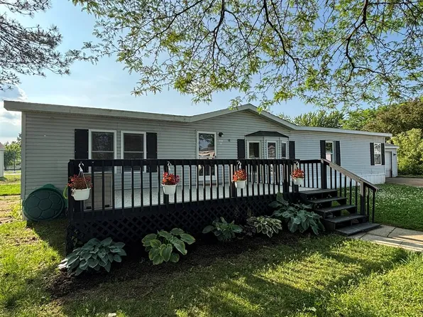 18 Timber Ct, Flint, MI 48506