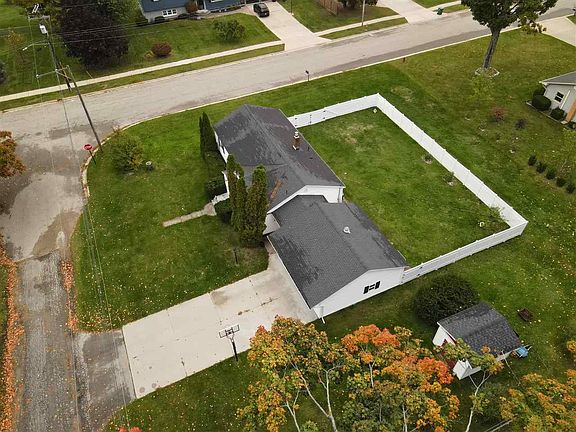 5th image of 320 Bailey Ave
