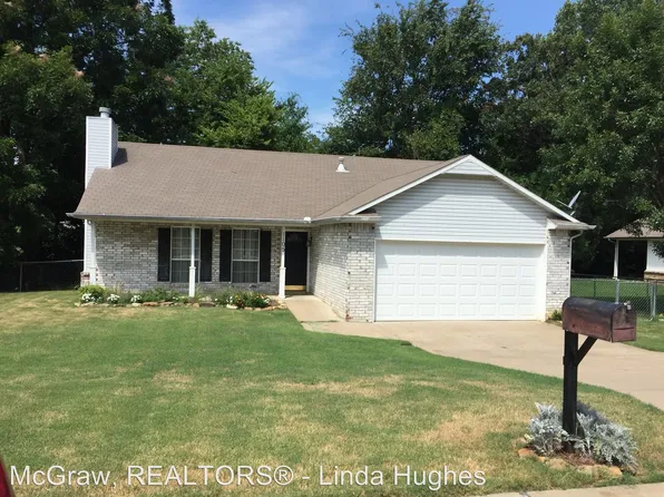 1105 S Chickasaw Pl, Claremore, OK 74017