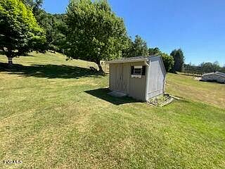 4th image of 179 Cedarbrook Cir