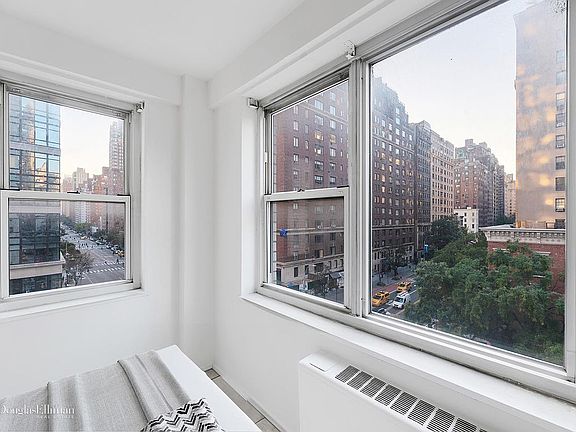 5th image of 201 E 79th St APT 6D