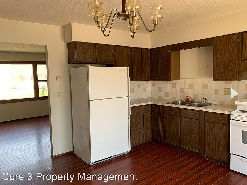 2nd image of 404 W Washington St #24