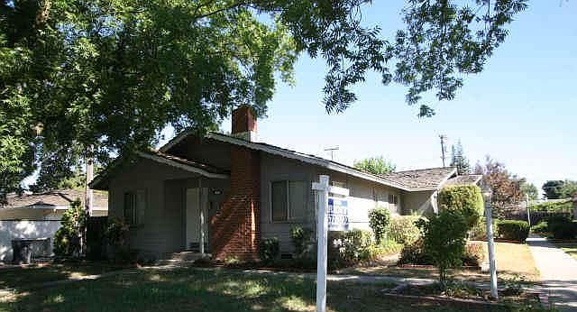 1st image of 223 W Roseburg Ave