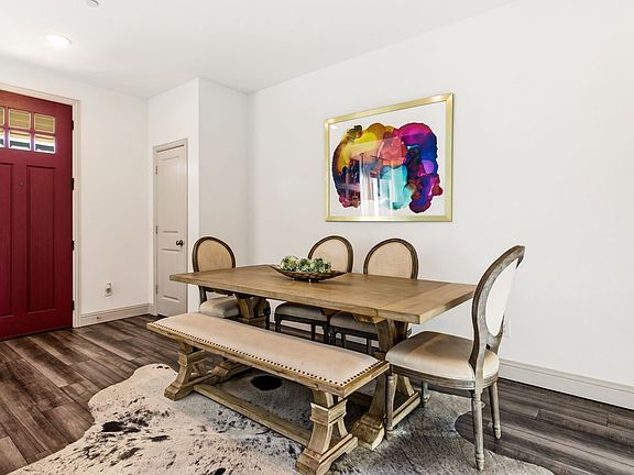 4th image of 9048 Phoebe Rd