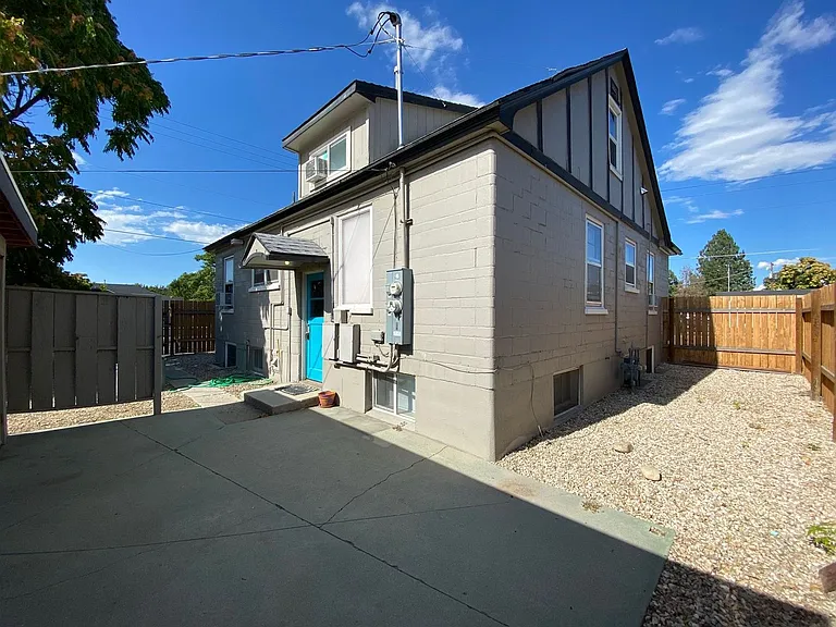1002-B100 Everett St — Photo 14