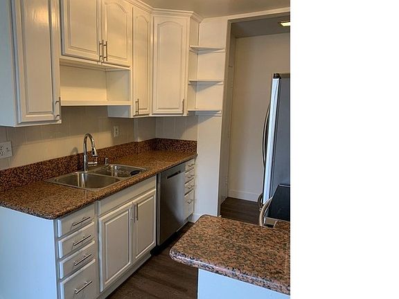 4th image of 5320 Zelzah Ave APT 303