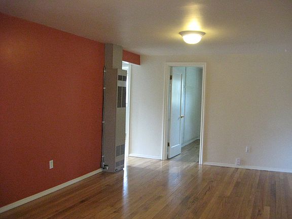 3rd image of 602 NW Kings Blvd