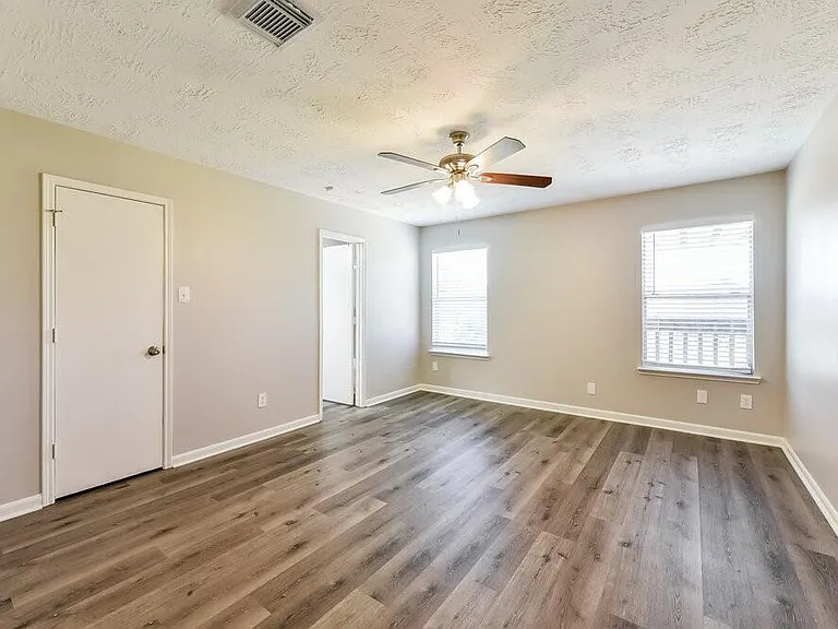 10247 Country Squire Blvd #1 — Photo 8