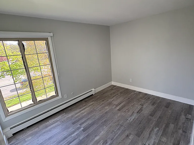 2356 W 14 Mile Rd — Photo 20