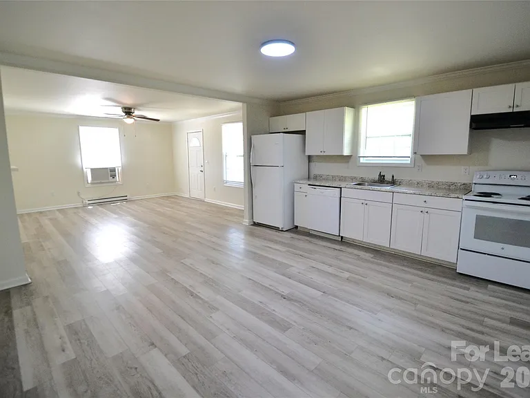 220 Odell Dr NW — Photo 11
