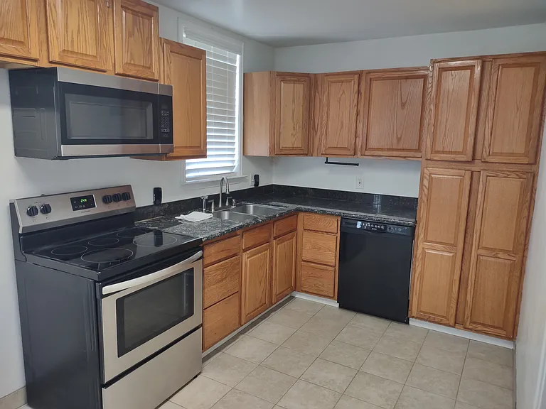 1460 Oxford Way — Photo 60