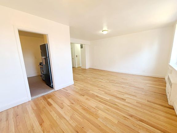 5th image of 1417 Teller Ave #4