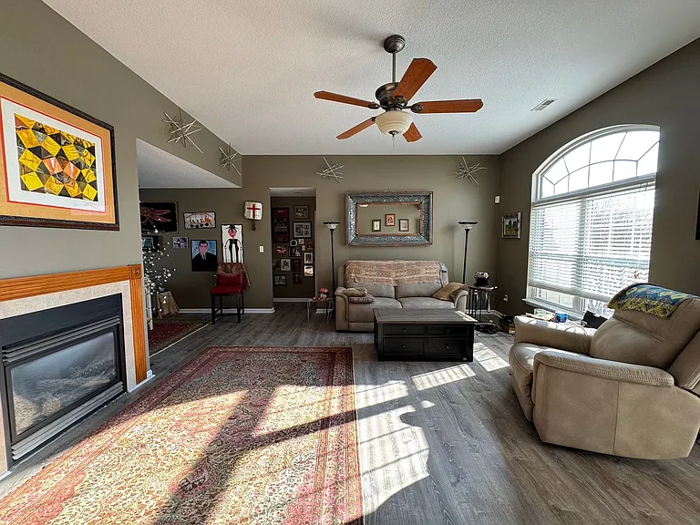 2603 Oakfield Dr — Photo 4
