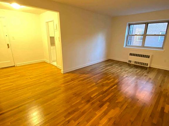 4th image of 82-24 135th St #E4