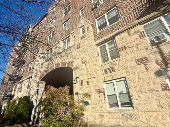 8829 Ft Hamilton Parkway image 1 of 13