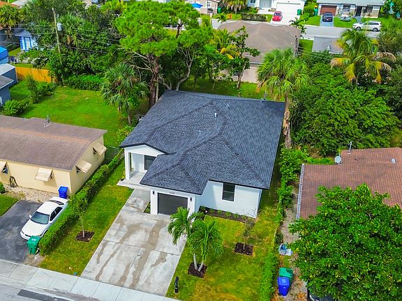 2nd image of 2725 NW 7th Street
