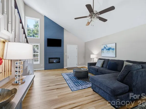 7564 Katherine Dr, Denver, NC 28037