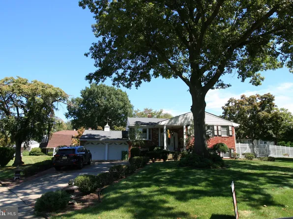 15 Hilltop Dr, Cherry Hill, NJ 08003