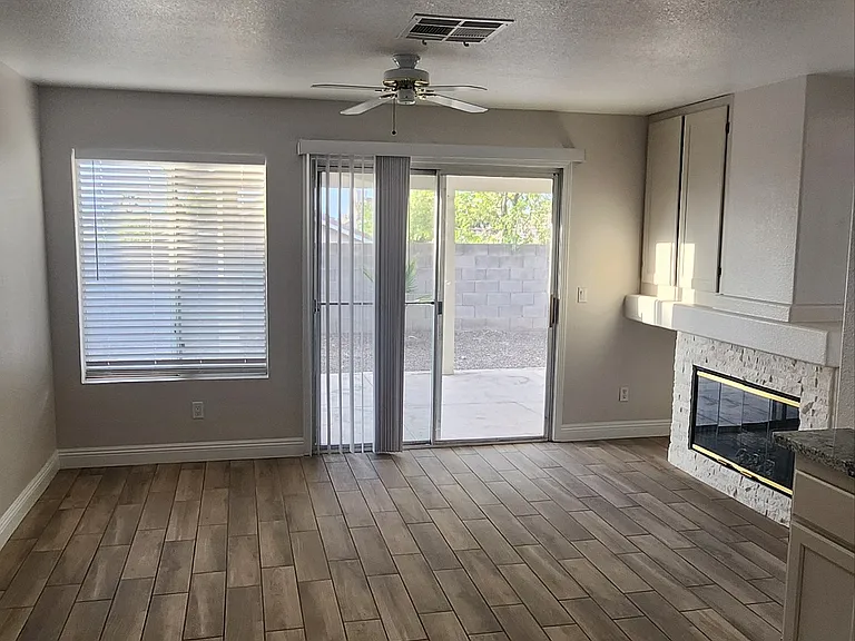 2466 Avenida Cortes — Photo 7