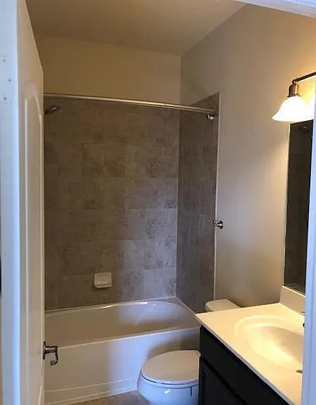 9575 Town Parc Cir N — Photo 9
