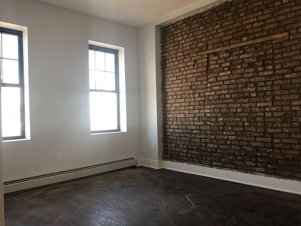 2nd image of 130 W 20th St #1A